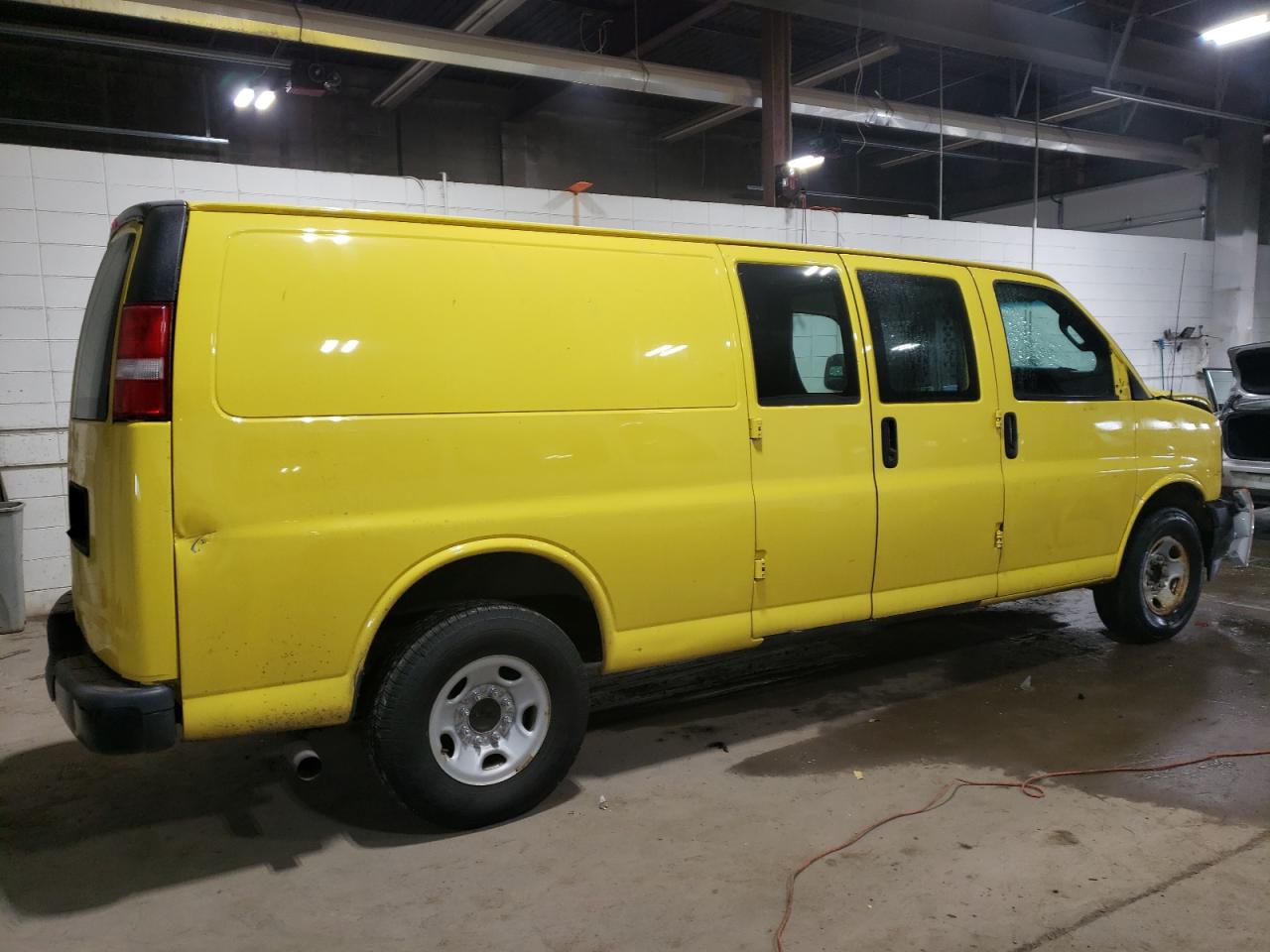 Photo 2 VIN: 1GCWGBFF5H1248196 - CHEVROLET EXPRESS G2 