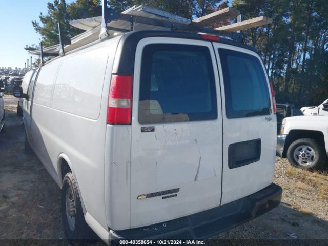 Photo 2 VIN: 1GCWGBFF9G1267056 - CHEVROLET EXPRESS 