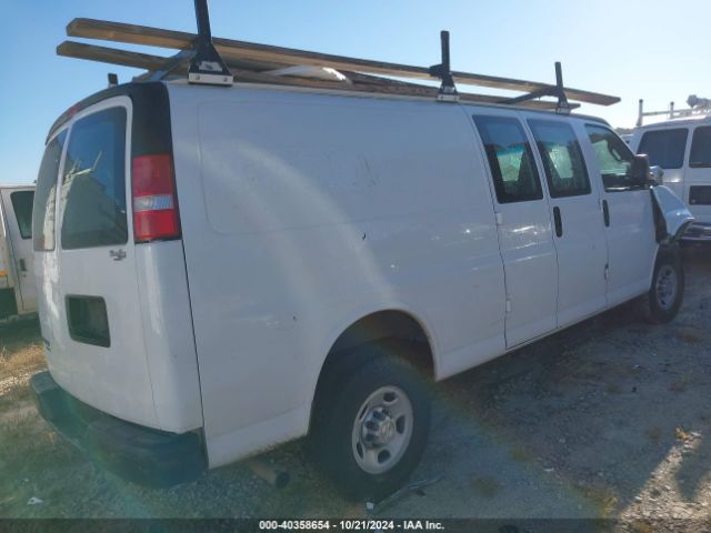 Photo 3 VIN: 1GCWGBFF9G1267056 - CHEVROLET EXPRESS 