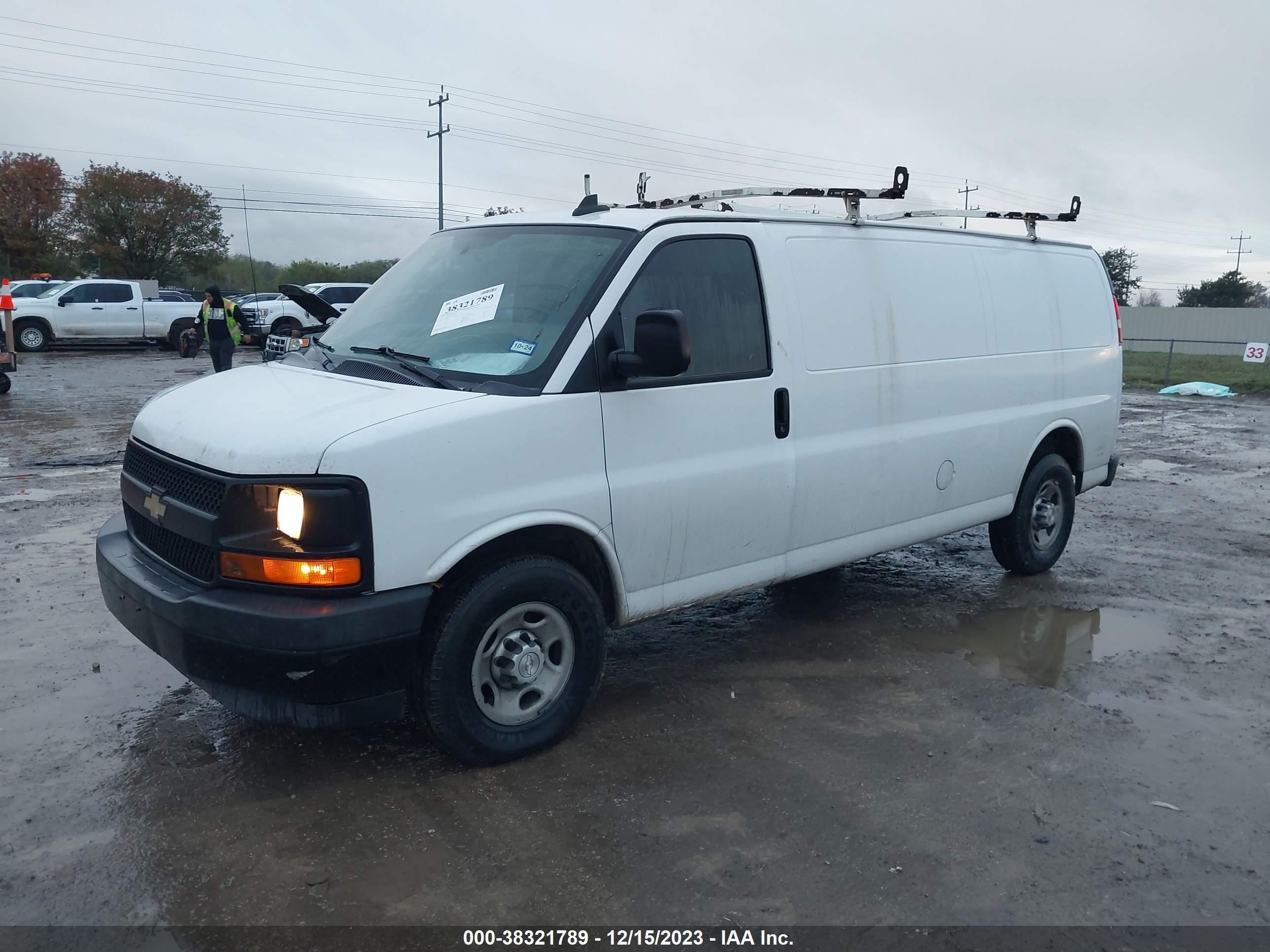 Photo 1 VIN: 1GCWGBFFXH1104949 - CHEVROLET EXPRESS 