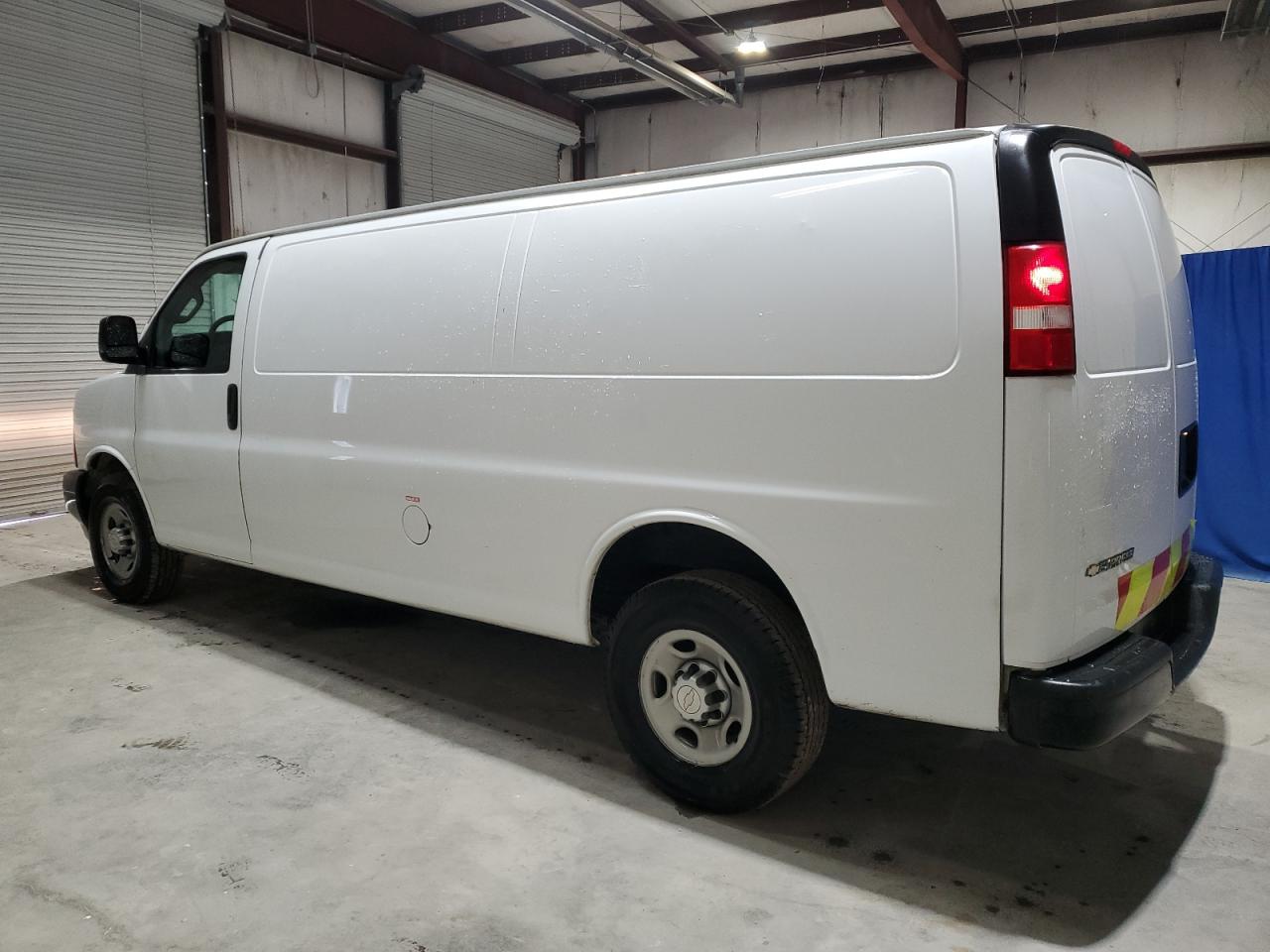 Photo 1 VIN: 1GCWGBFFXH1301569 - CHEVROLET EXPRESS 