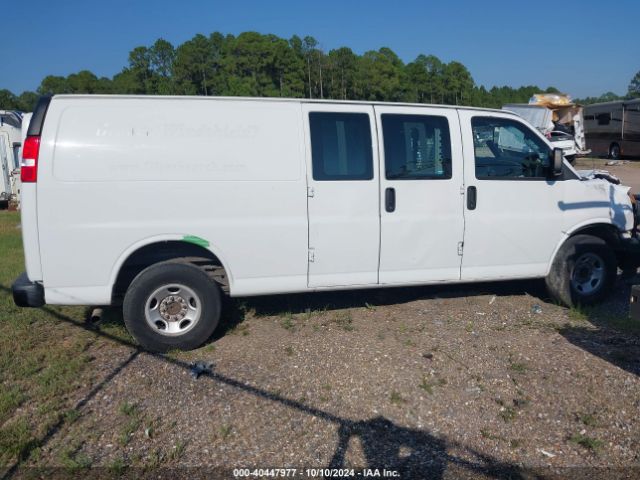 Photo 3 VIN: 1GCWGBFG5J1311957 - CHEVROLET EXPRESS 