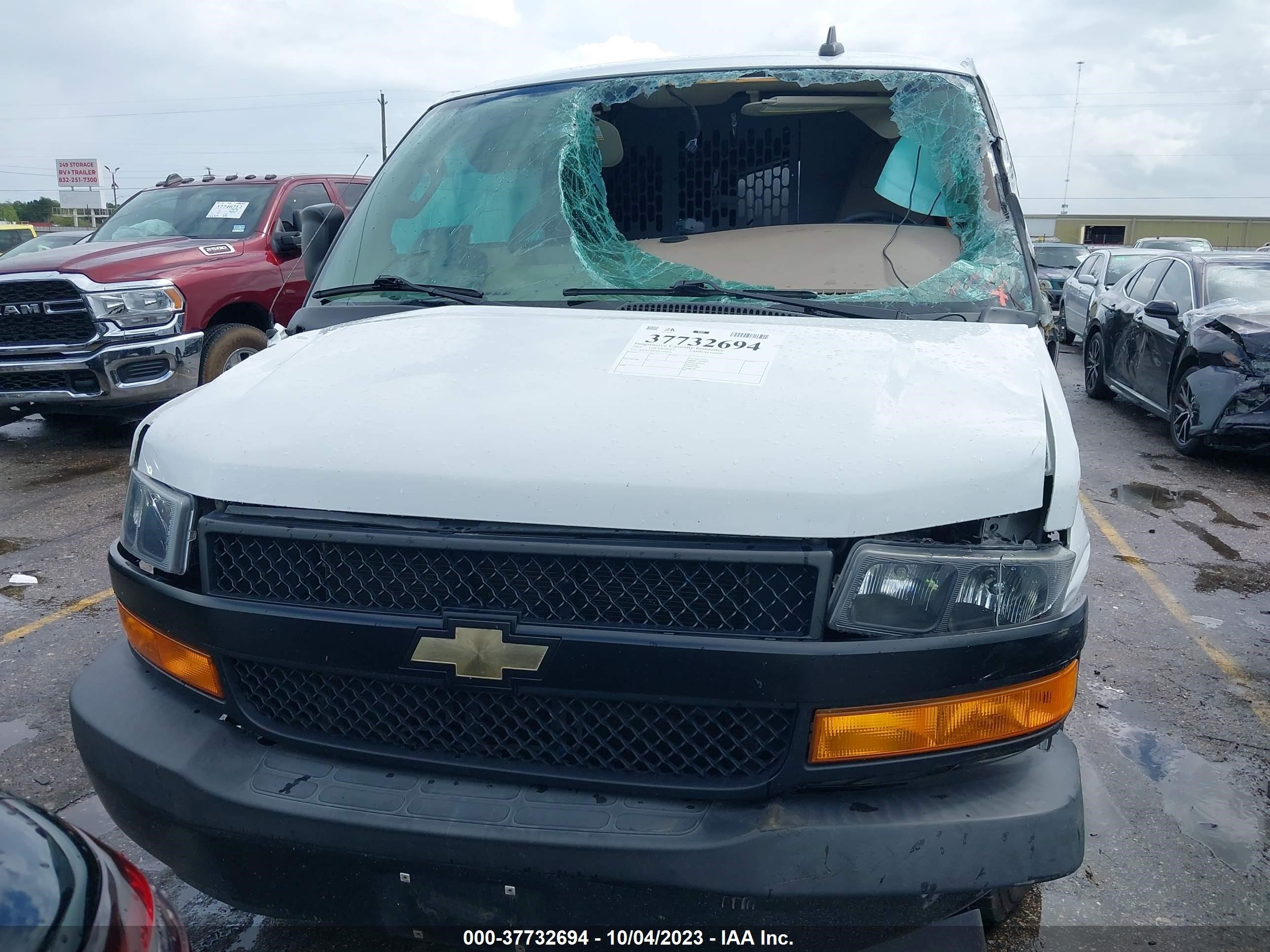 Photo 11 VIN: 1GCWGBFG8K1366324 - CHEVROLET EXPRESS 2500 