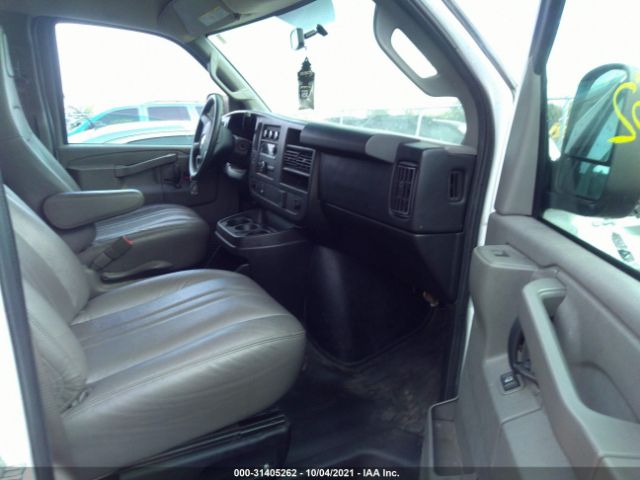 Photo 4 VIN: 1GCWGBFG9H1125641 - CHEVROLET EXPRESS CARGO VAN 