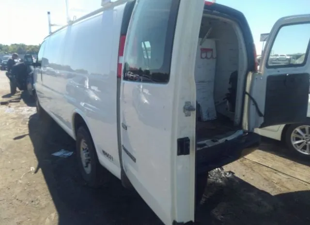 Photo 2 VIN: 1GCWGBFG9L1126877 - CHEVROLET EXPRESS 