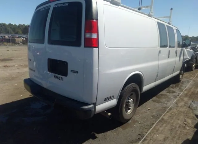 Photo 3 VIN: 1GCWGBFG9L1126877 - CHEVROLET EXPRESS 