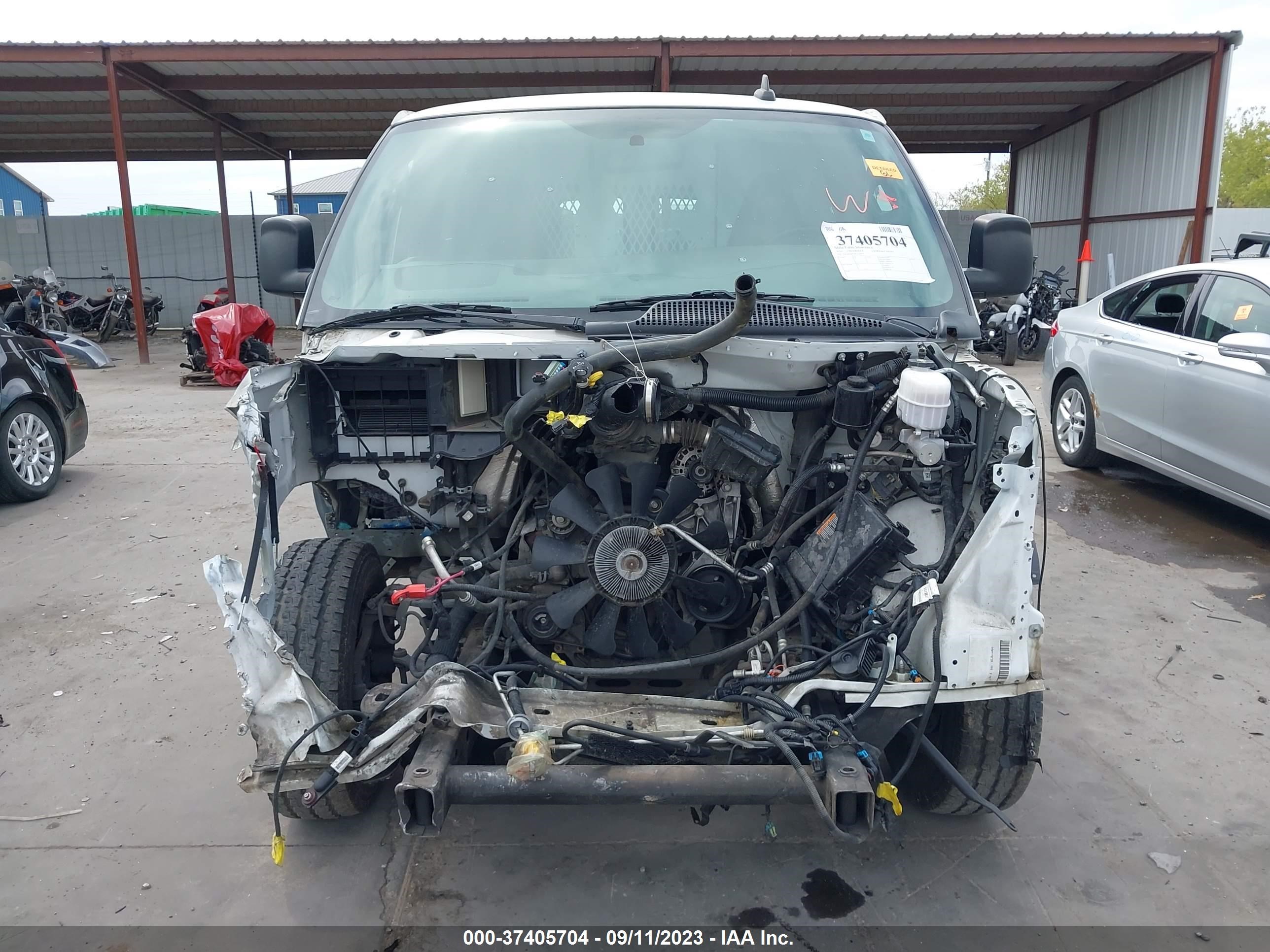 Photo 12 VIN: 1GCWGBFG9L1126877 - CHEVROLET EXPRESS 