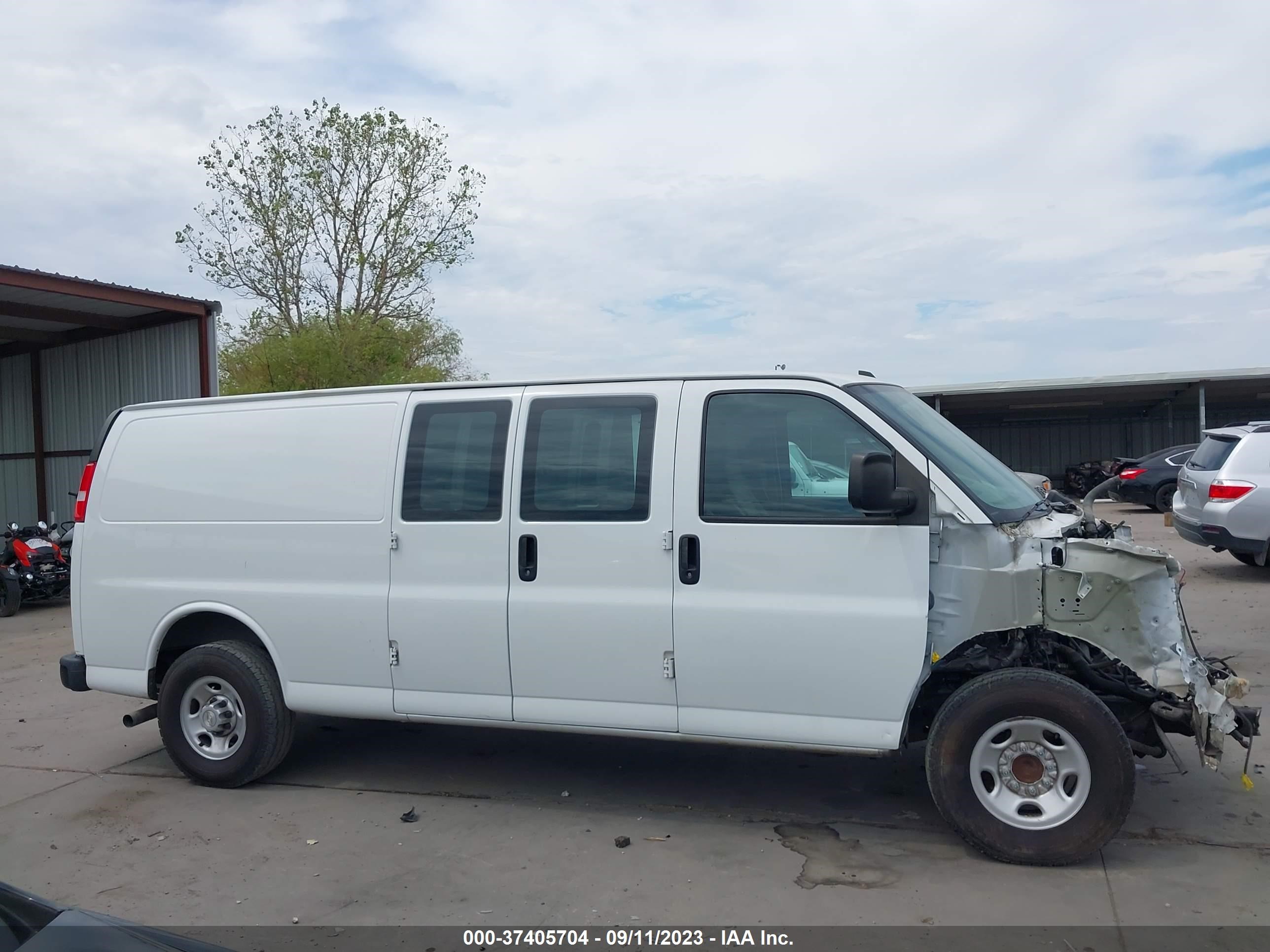 Photo 13 VIN: 1GCWGBFG9L1126877 - CHEVROLET EXPRESS 