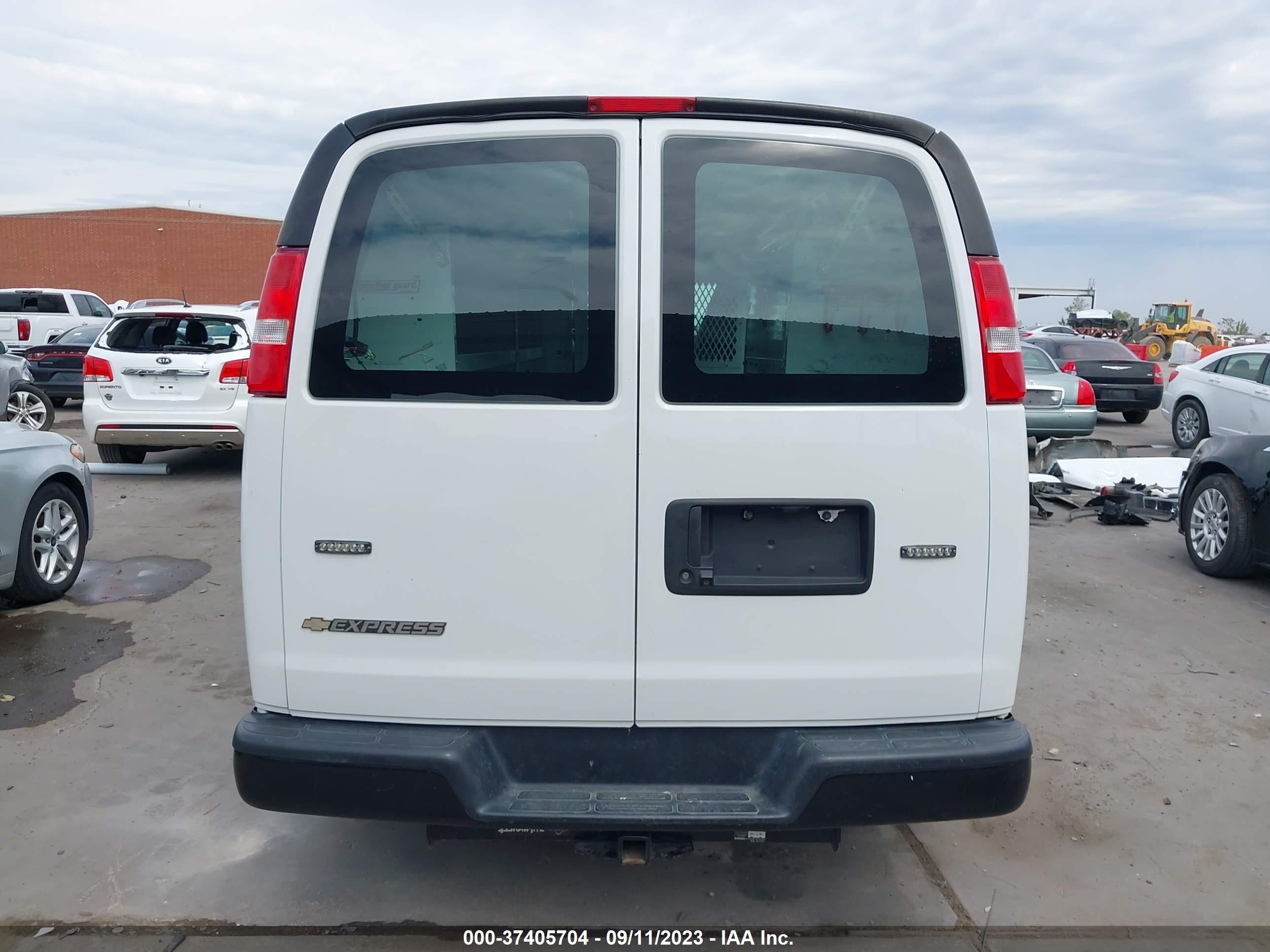 Photo 16 VIN: 1GCWGBFG9L1126877 - CHEVROLET EXPRESS 