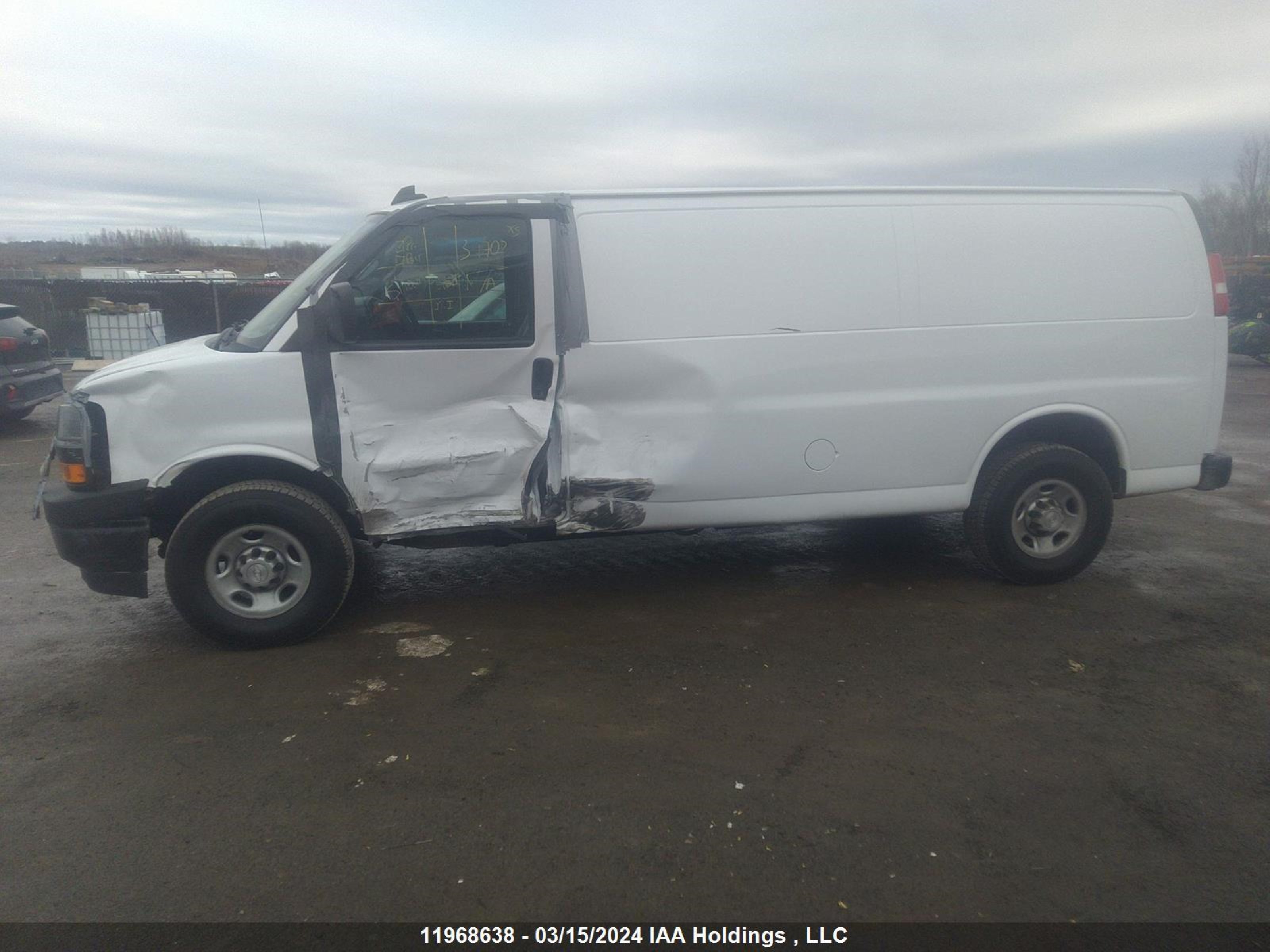 Photo 13 VIN: 1GCWGBFP0J1216142 - CHEVROLET EXPRESS 