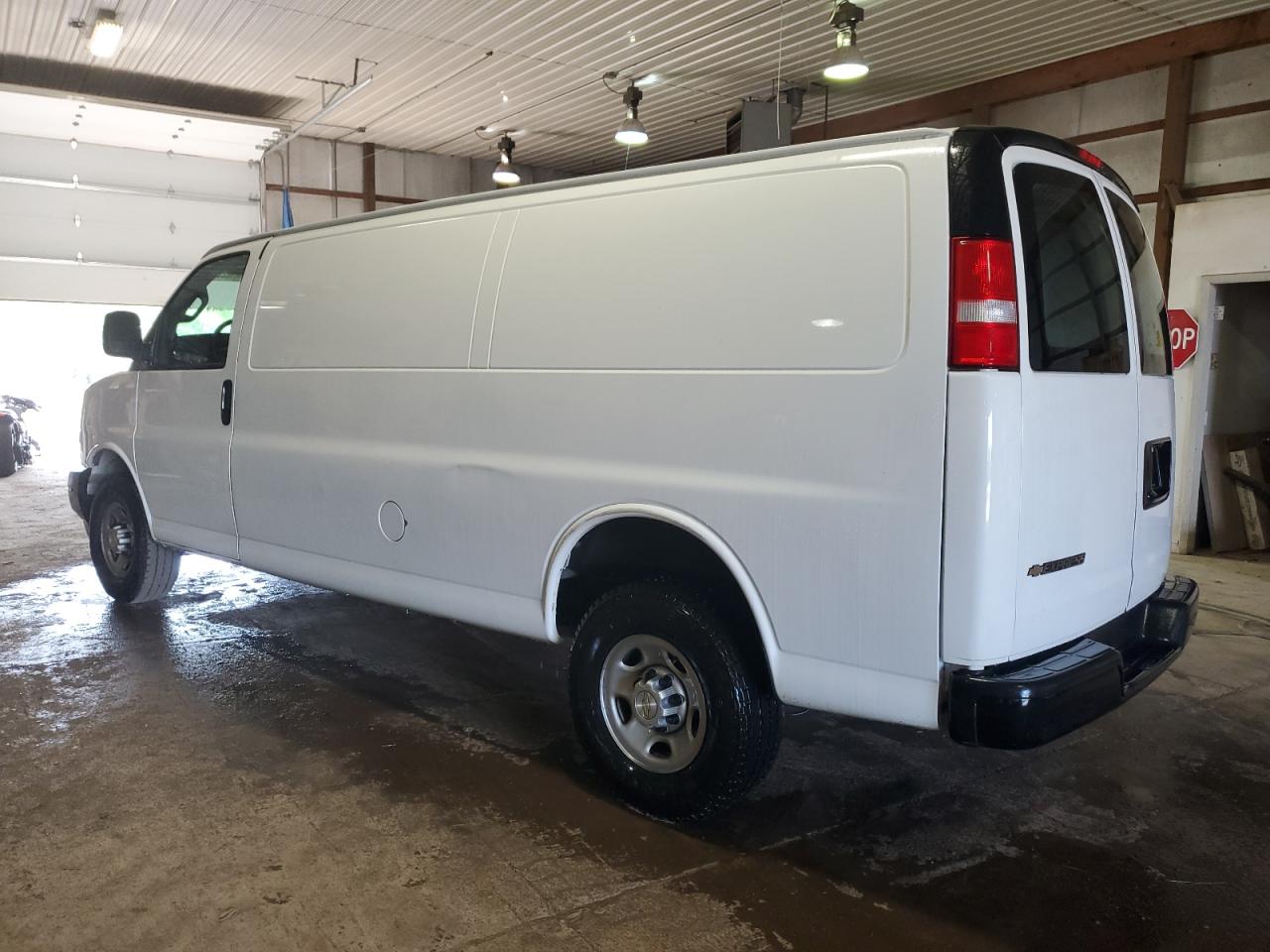 Photo 1 VIN: 1GCWGBFP0M1246195 - CHEVROLET EXPRESS 