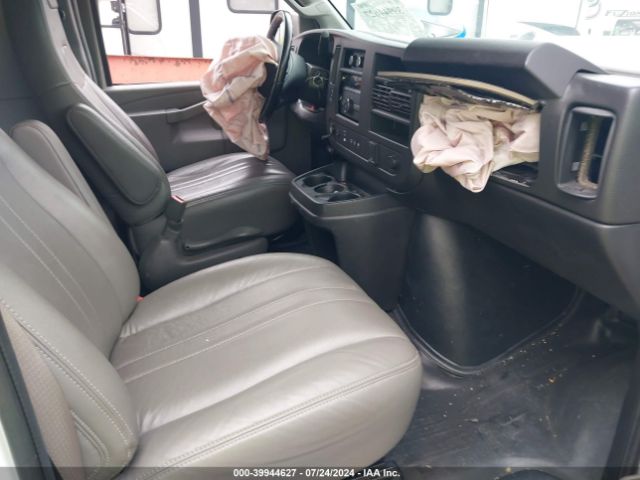 Photo 4 VIN: 1GCWGBFP1M1206143 - CHEVROLET EXPRESS 