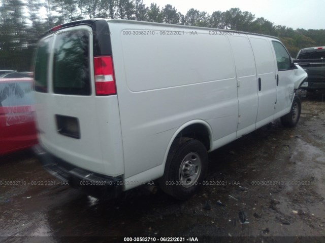 Photo 3 VIN: 1GCWGBFP2J1333236 - CHEVROLET EXPRESS CARGO VAN 