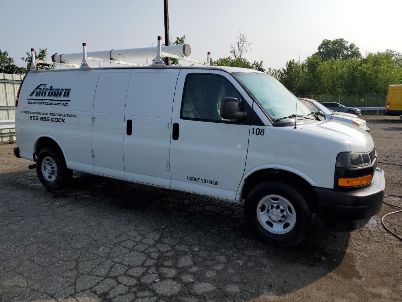 Photo 3 VIN: 1GCWGBFP2K1298473 - CHEVROLET EXPRESS 