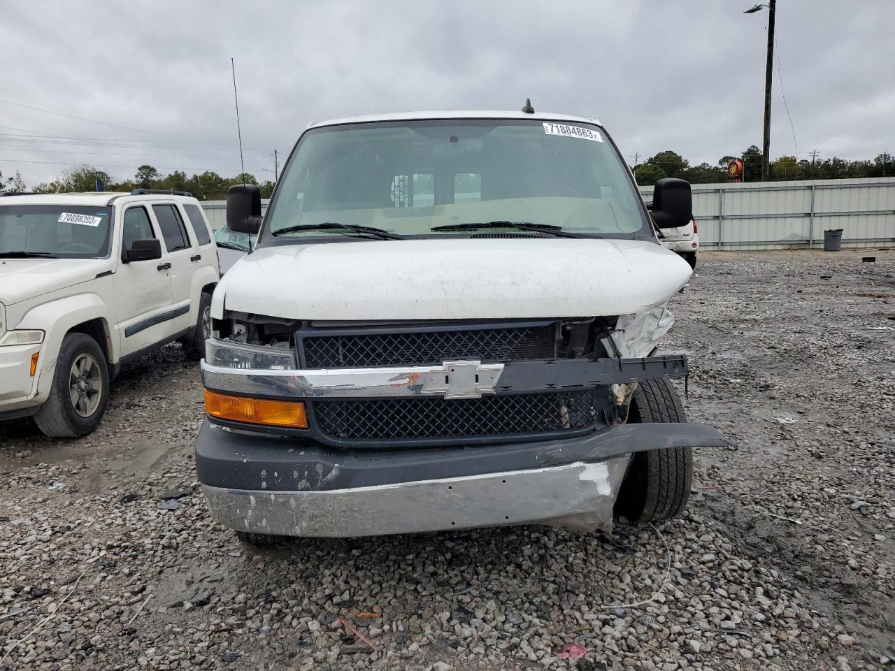 Photo 4 VIN: 1GCWGBFP3J1339336 - CHEVROLET EXPRESS 