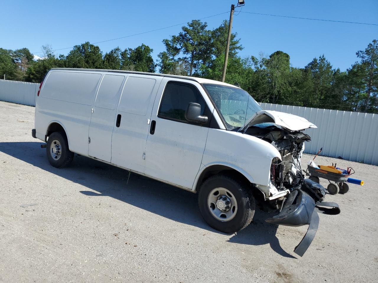 Photo 3 VIN: 1GCWGBFP4J1256515 - CHEVROLET EXPRESS 