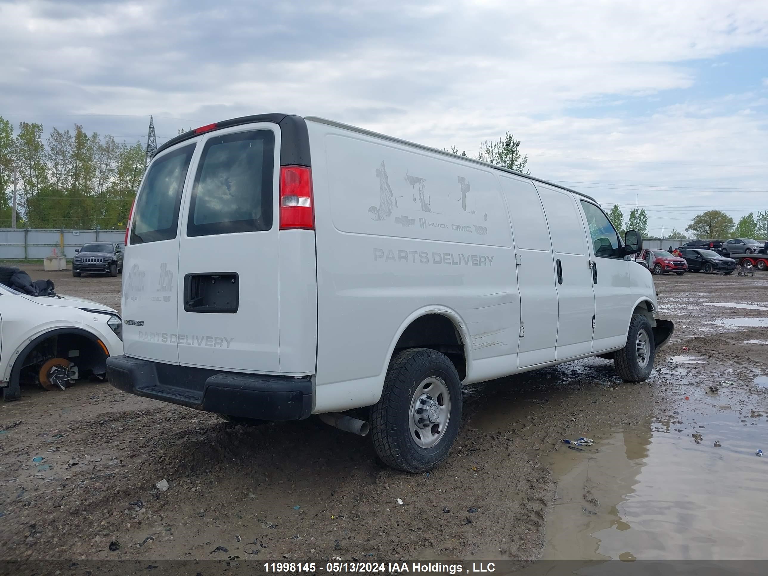 Photo 3 VIN: 1GCWGBFP6K1160421 - CHEVROLET EXPRESS 