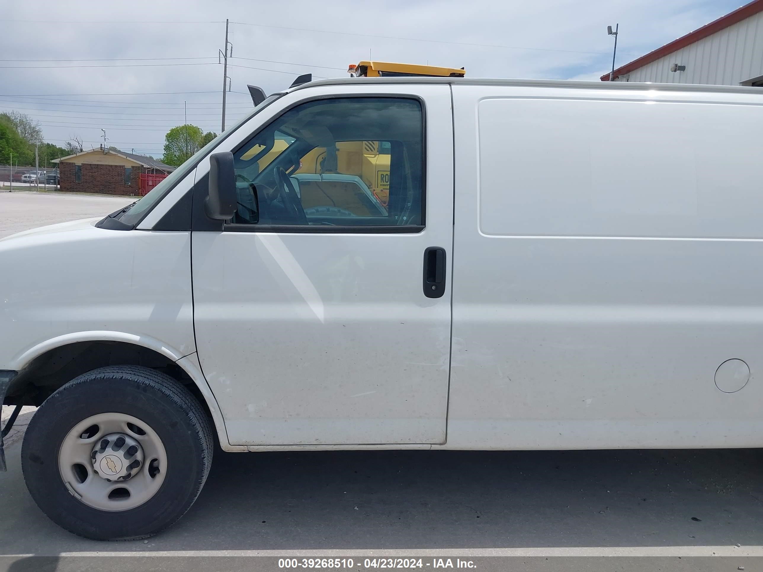 Photo 13 VIN: 1GCWGBFP6N1232092 - CHEVROLET EXPRESS 