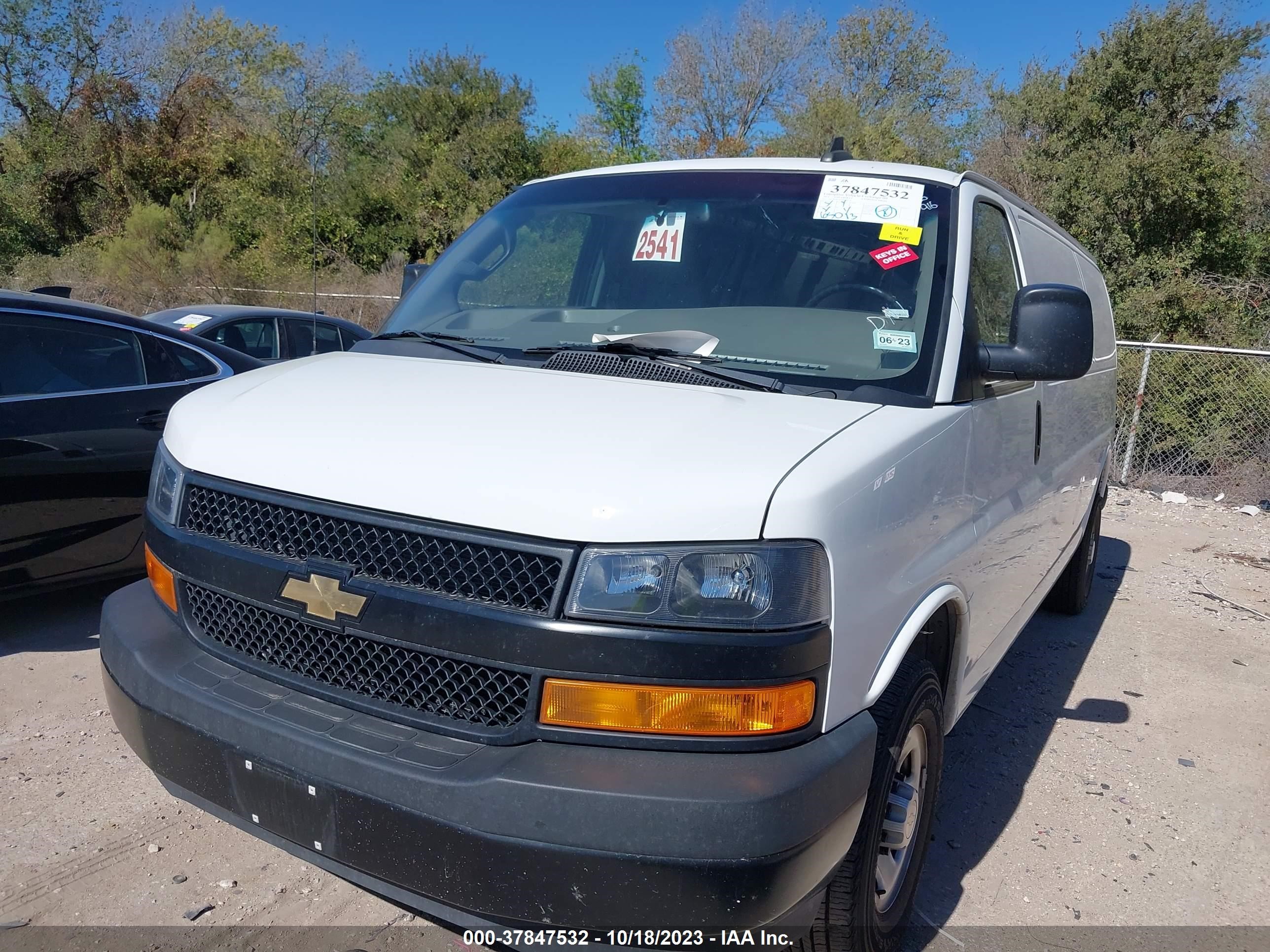 Photo 1 VIN: 1GCWGBFP7M1268274 - CHEVROLET EXPRESS 