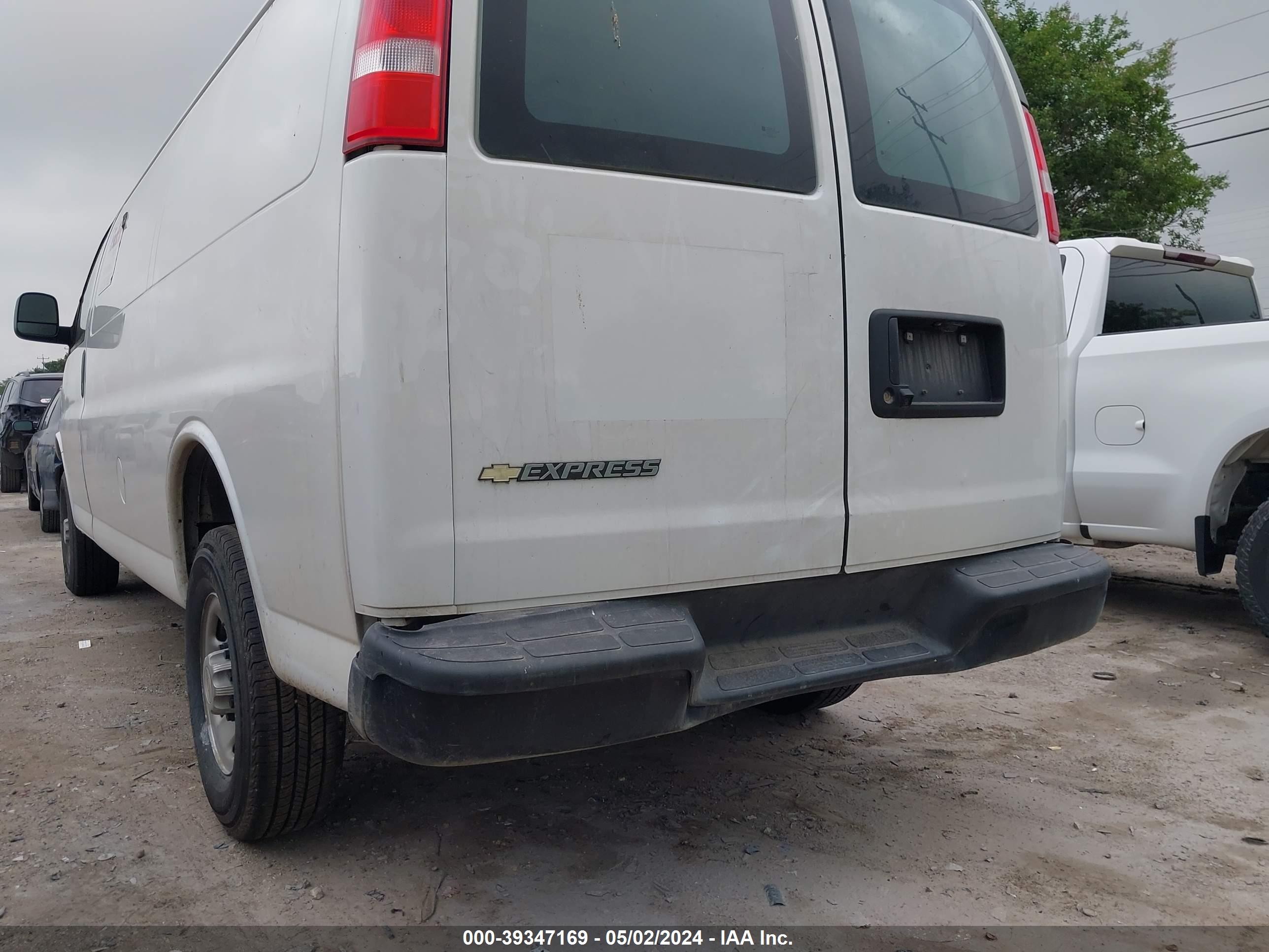 Photo 5 VIN: 1GCWGBFP7N1235065 - CHEVROLET EXPRESS 