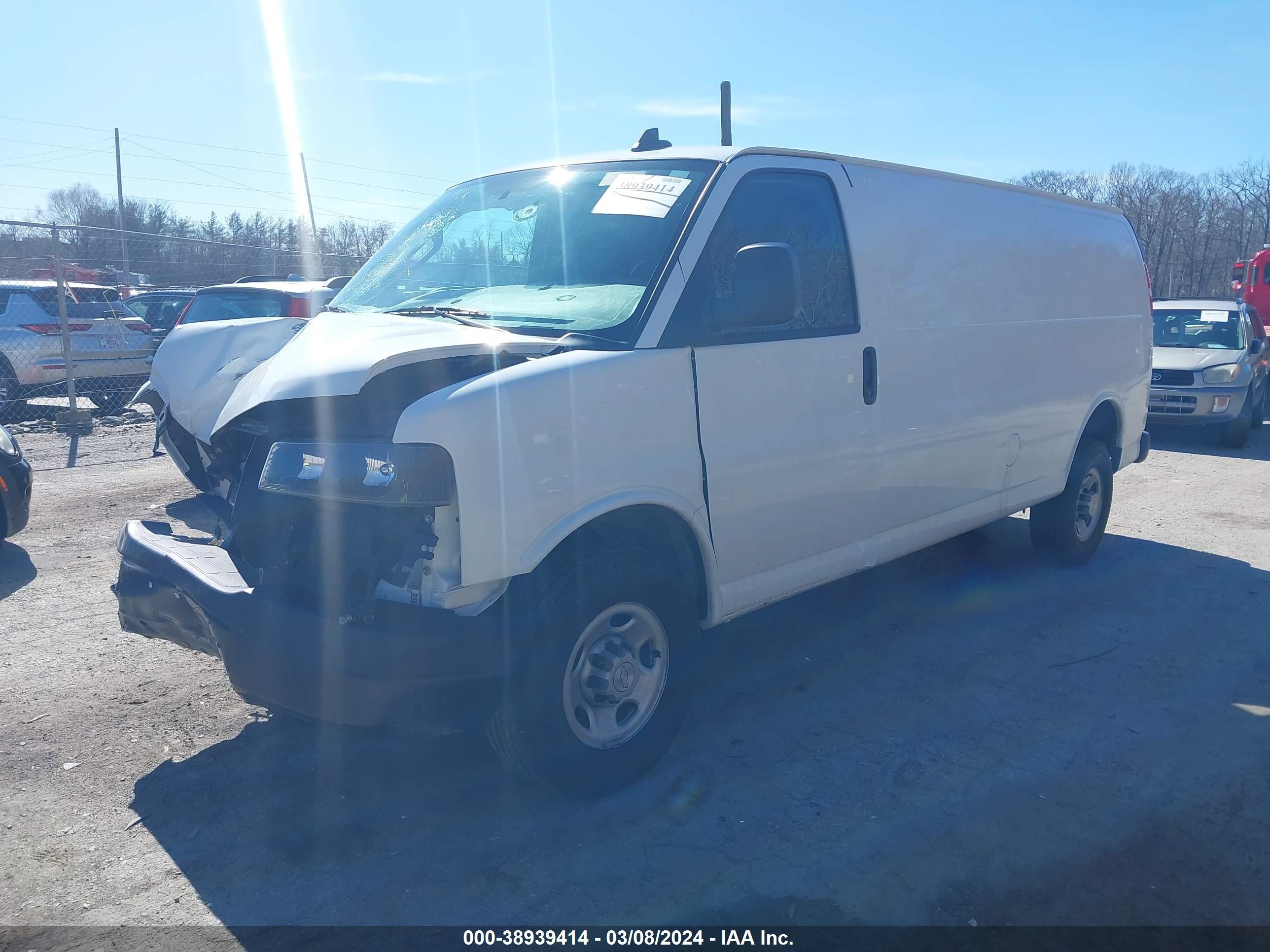 Photo 1 VIN: 1GCWGBFP7P1104740 - CHEVROLET EXPRESS 