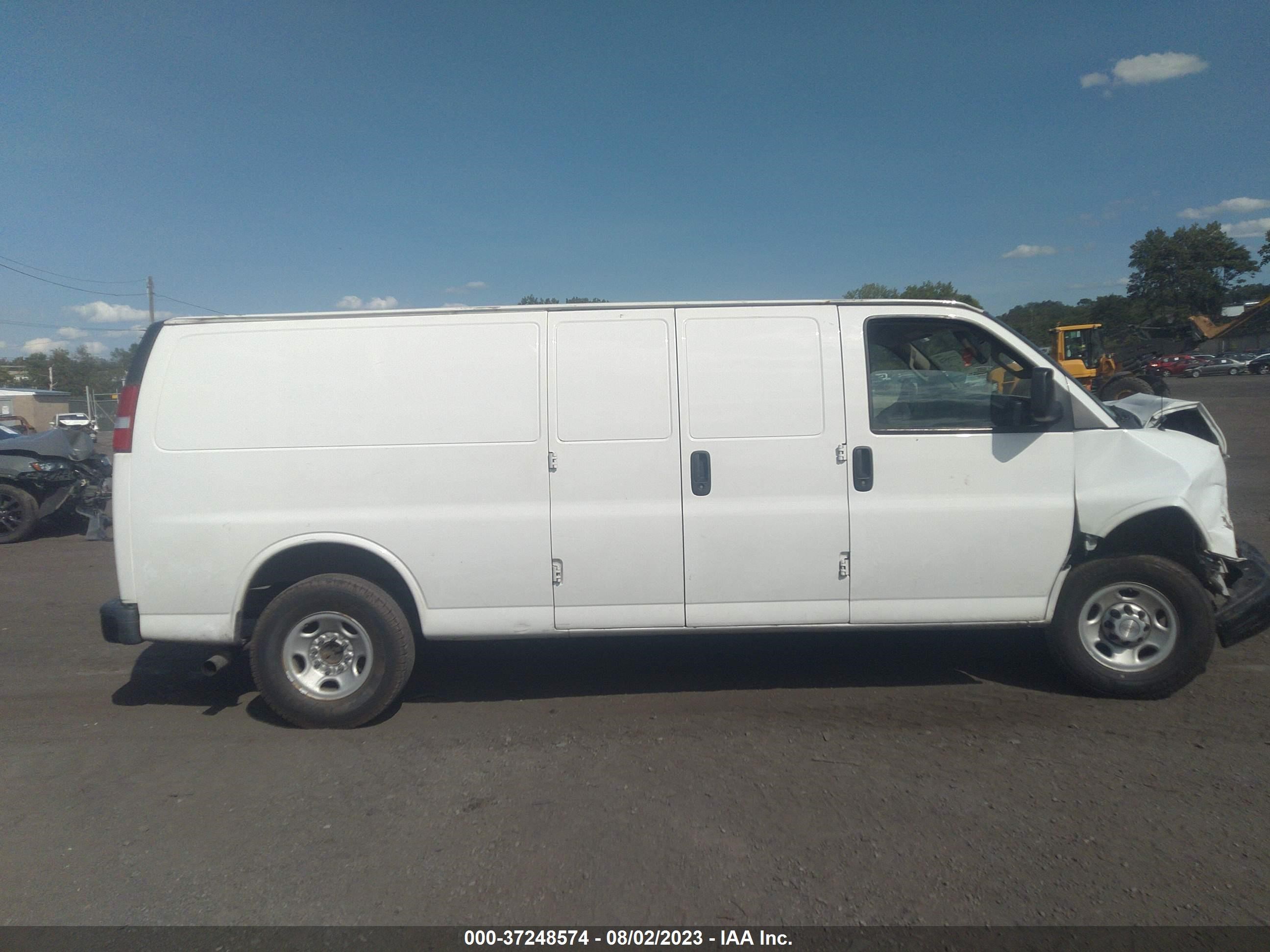 Photo 12 VIN: 1GCWGBFP9L1146594 - CHEVROLET EXPRESS 