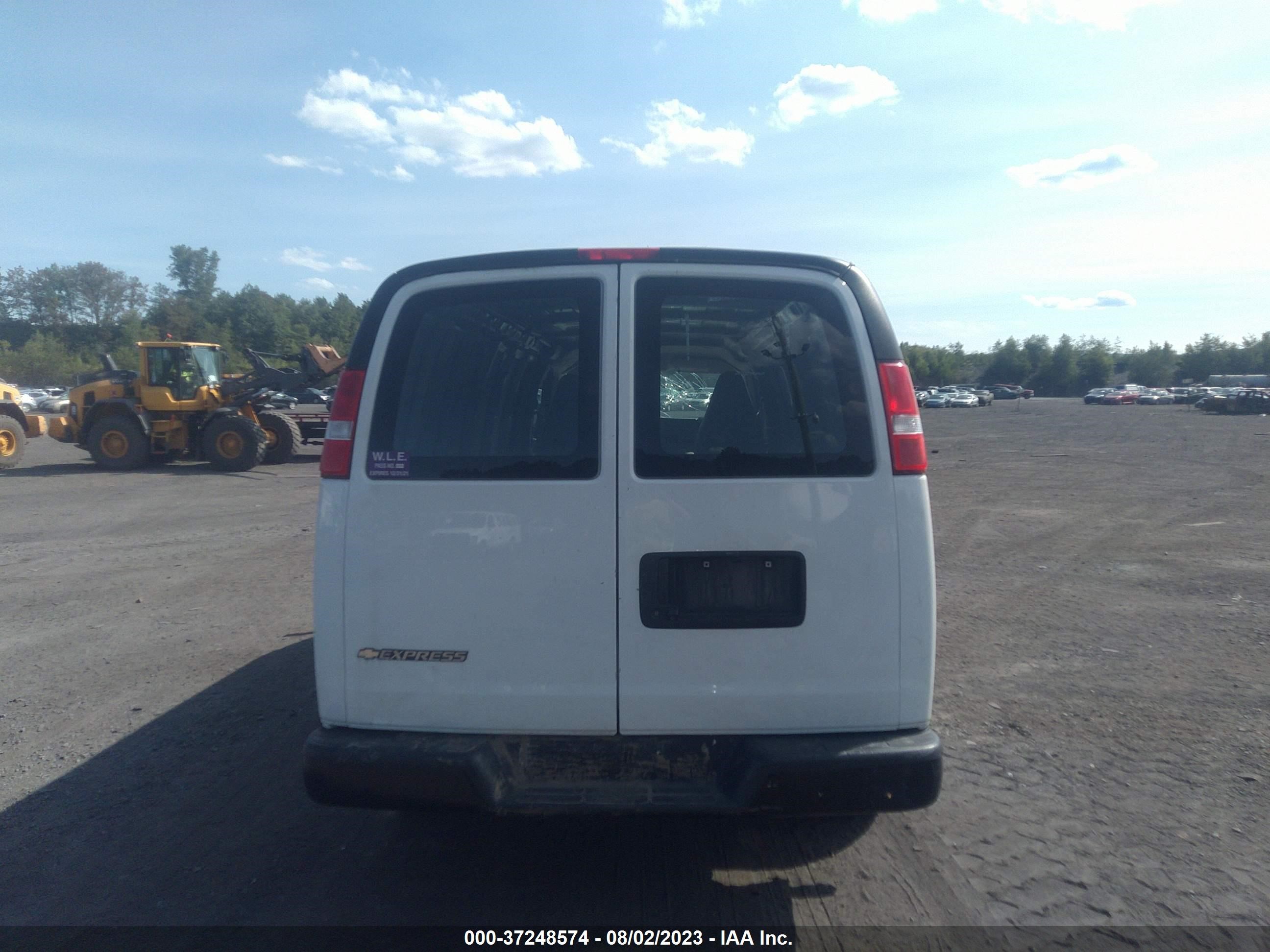 Photo 15 VIN: 1GCWGBFP9L1146594 - CHEVROLET EXPRESS 