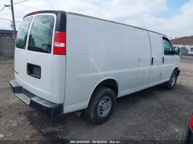 Photo 3 VIN: 1GCWGBFPXJ1333064 - CHEVROLET EXPRESS G2500 