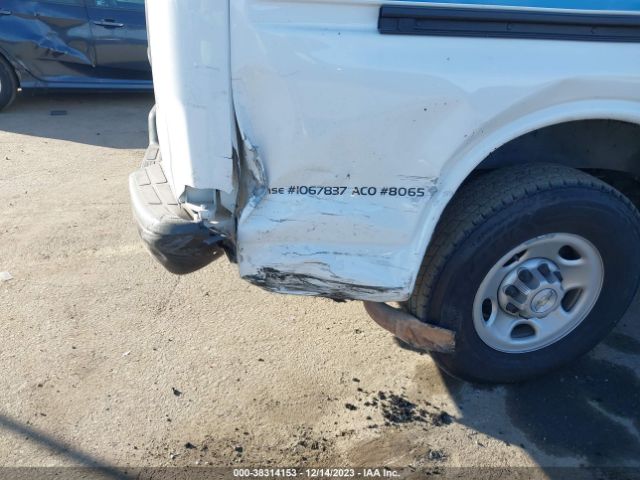 Photo 5 VIN: 1GCWGFBA0B1173576 - CHEVROLET EXPRESS 2500 