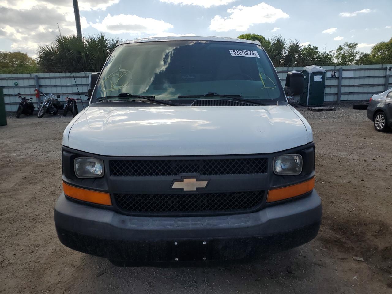 Photo 4 VIN: 1GCWGFBA2D1161884 - CHEVROLET EXPRESS 