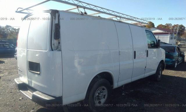 Photo 3 VIN: 1GCWGFBA6B1127301 - CHEVROLET EXPRESS 