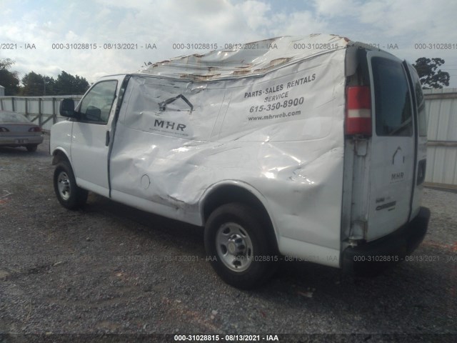 Photo 2 VIN: 1GCWGFBA8B1110421 - CHEVROLET EXPRESS CARGO VAN 