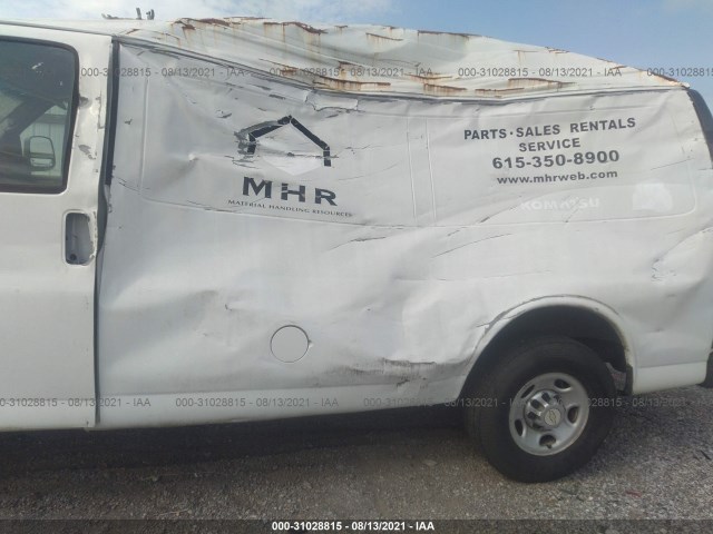 Photo 5 VIN: 1GCWGFBA8B1110421 - CHEVROLET EXPRESS CARGO VAN 