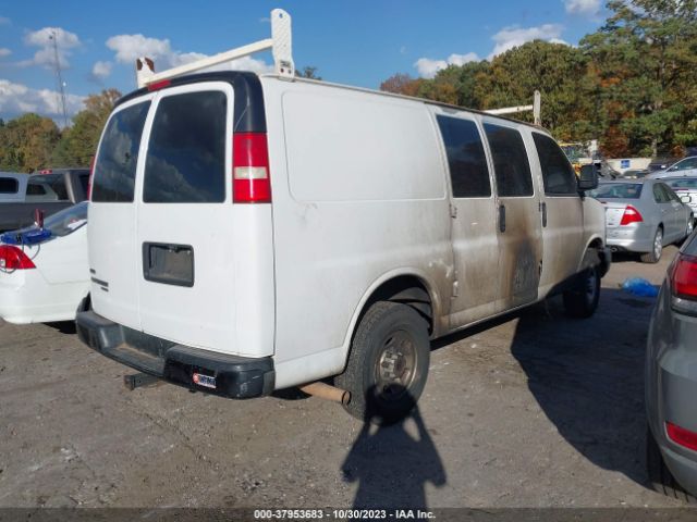 Photo 3 VIN: 1GCWGFBA9B1129558 - CHEVROLET EXPRESS 2500 