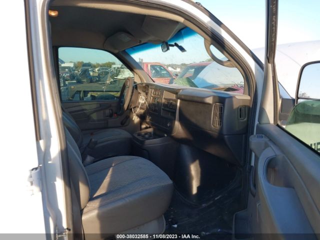 Photo 4 VIN: 1GCWGFBAXB1115524 - CHEVROLET EXPRESS 2500 