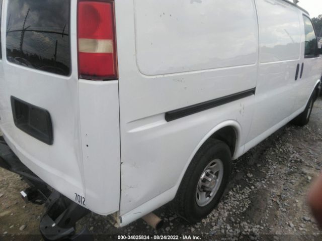 Photo 3 VIN: 1GCWGFCA0B1164827 - CHEVROLET EXPRESS CARGO VAN 