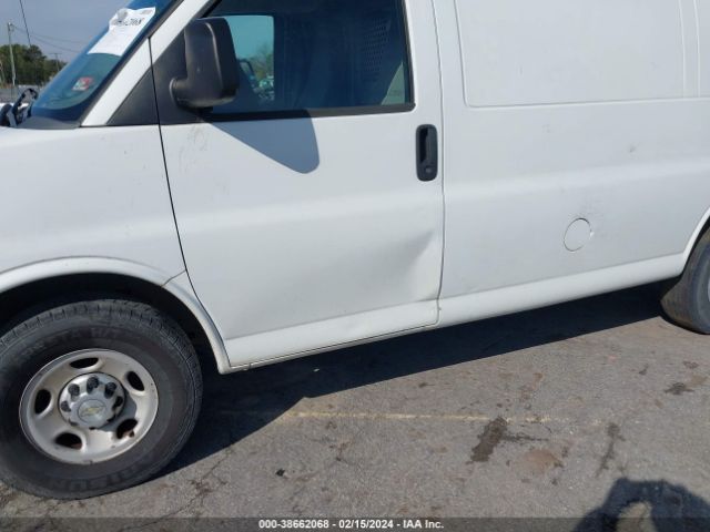 Photo 5 VIN: 1GCWGFCA1B1172306 - CHEVROLET EXPRESS 2500 