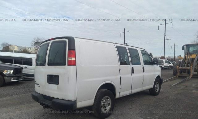 Photo 3 VIN: 1GCWGFCA1B1181426 - CHEVROLET EXPRESS 