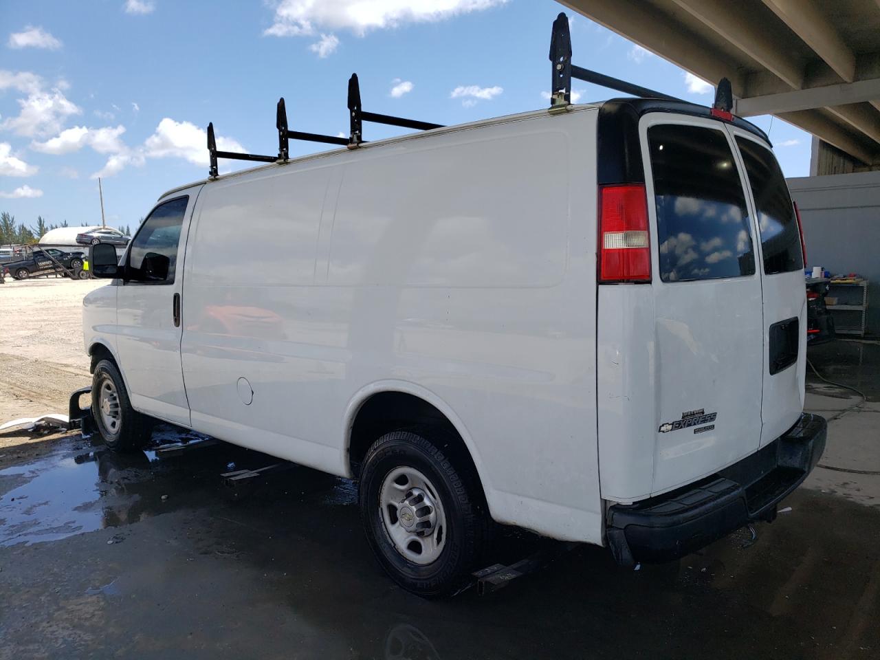 Photo 1 VIN: 1GCWGFCA2D1175010 - CHEVROLET EXPRESS 