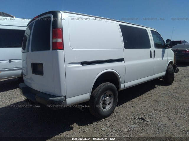 Photo 3 VIN: 1GCWGFCA2E1167717 - CHEVROLET EXPRESS CARGO VAN 