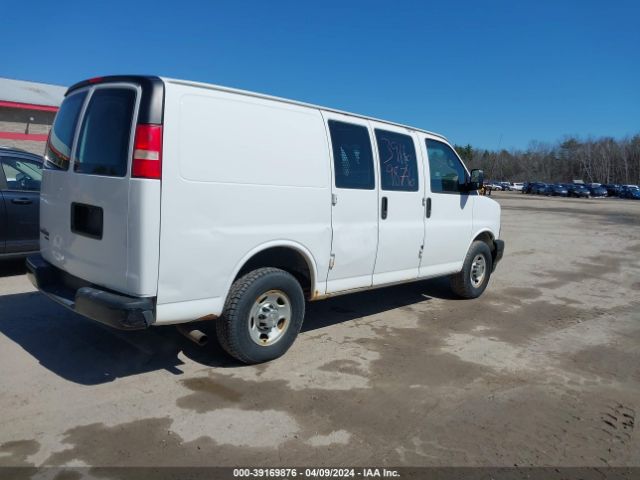 Photo 3 VIN: 1GCWGFCA3C1170476 - CHEVROLET EXPRESS 