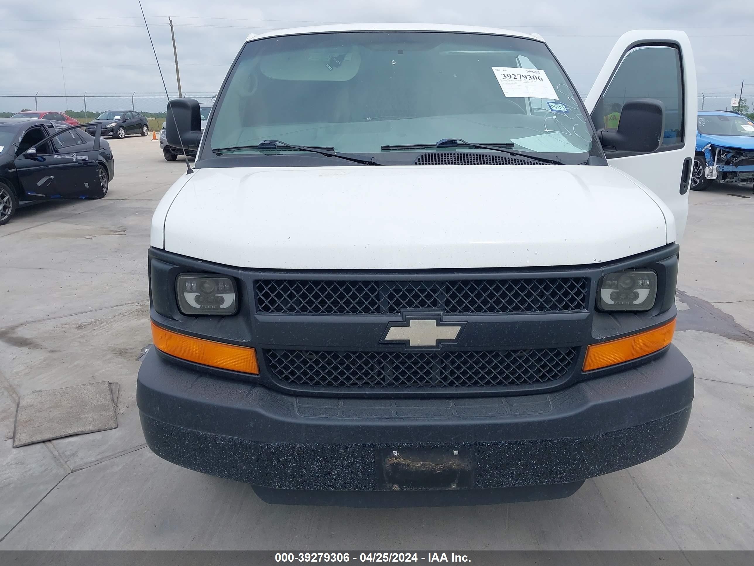 Photo 5 VIN: 1GCWGFCA3D1190860 - CHEVROLET EXPRESS 