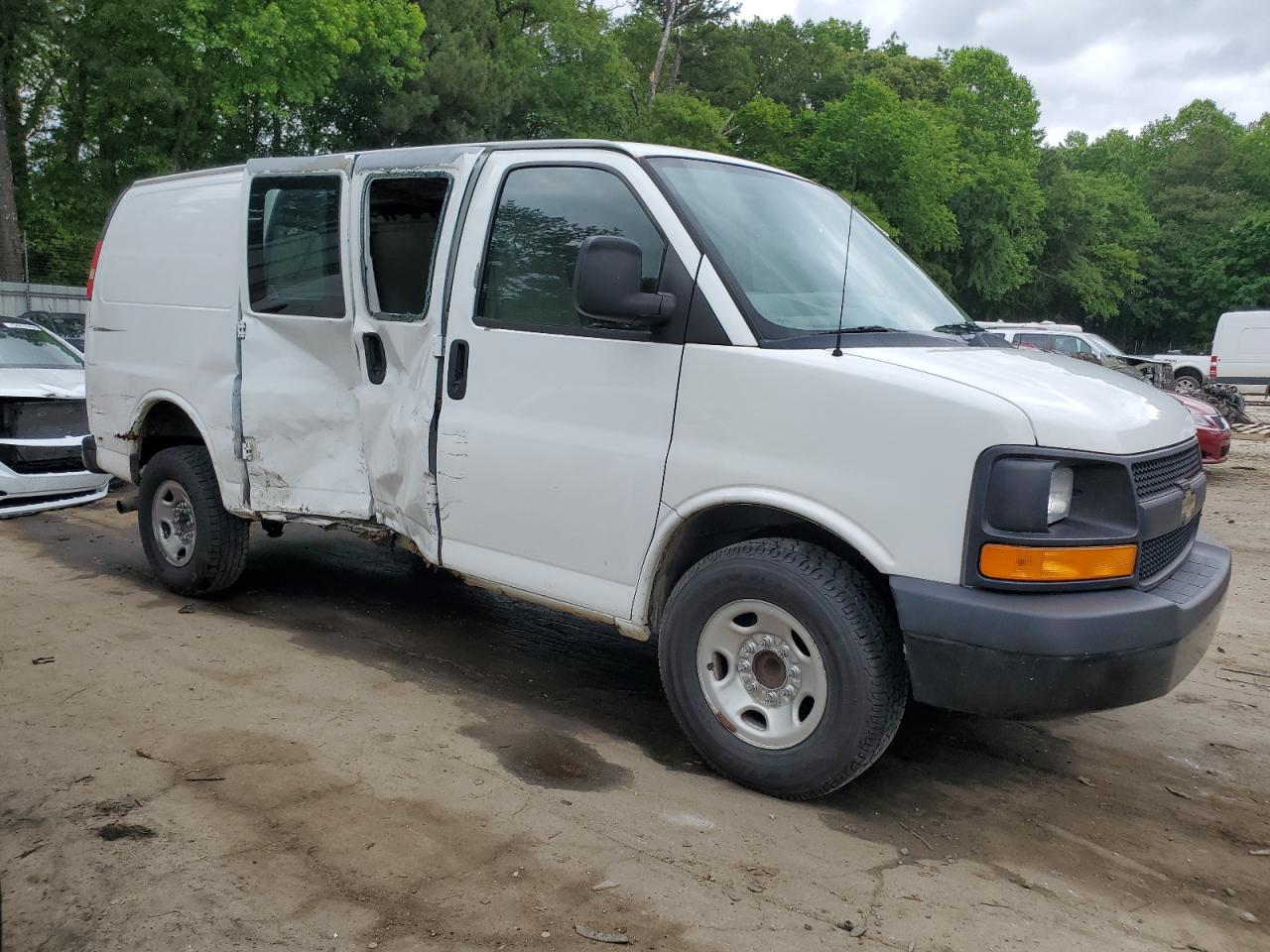 Photo 3 VIN: 1GCWGFCA4D1112961 - CHEVROLET EXPRESS 