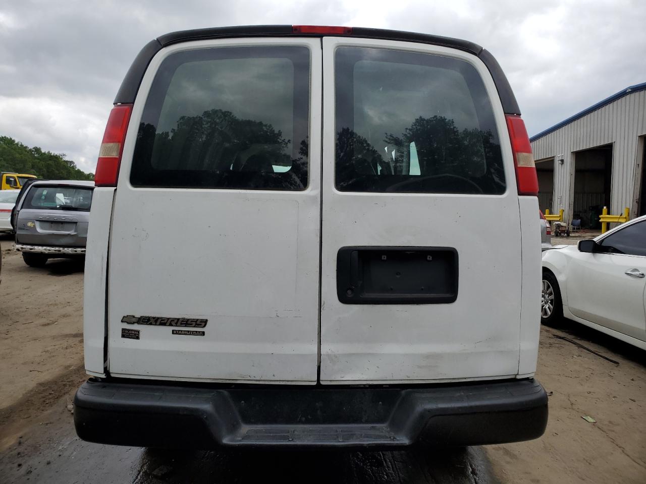 Photo 5 VIN: 1GCWGFCA4D1112961 - CHEVROLET EXPRESS 