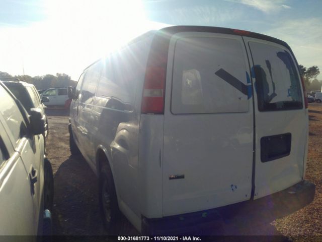 Photo 2 VIN: 1GCWGFCA6B1117866 - CHEVROLET EXPRESS CARGO VAN 