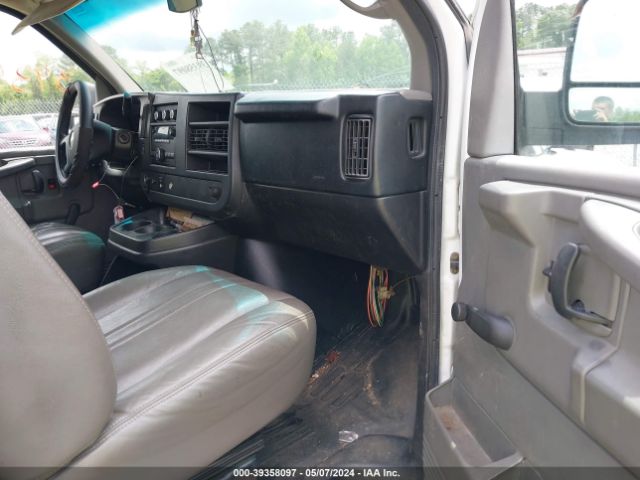 Photo 4 VIN: 1GCWGFCA6B1159518 - CHEVROLET EXPRESS 2500 