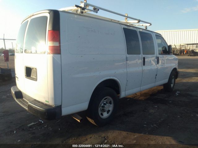 Photo 3 VIN: 1GCWGFCA7B1114605 - CHEVROLET EXPRESS CARGO VAN 