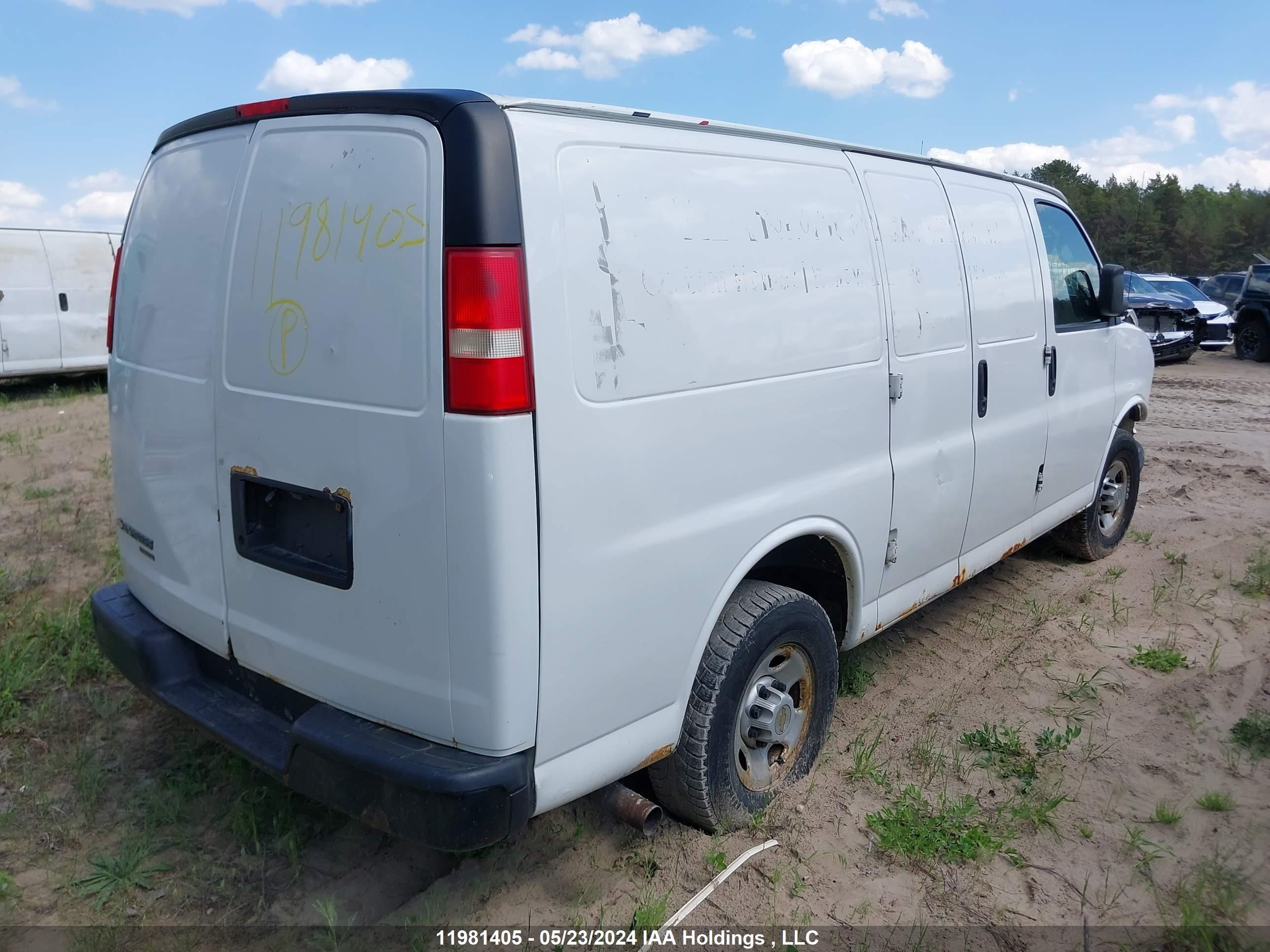 Photo 3 VIN: 1GCWGFCA7C1144415 - CHEVROLET EXPRESS 