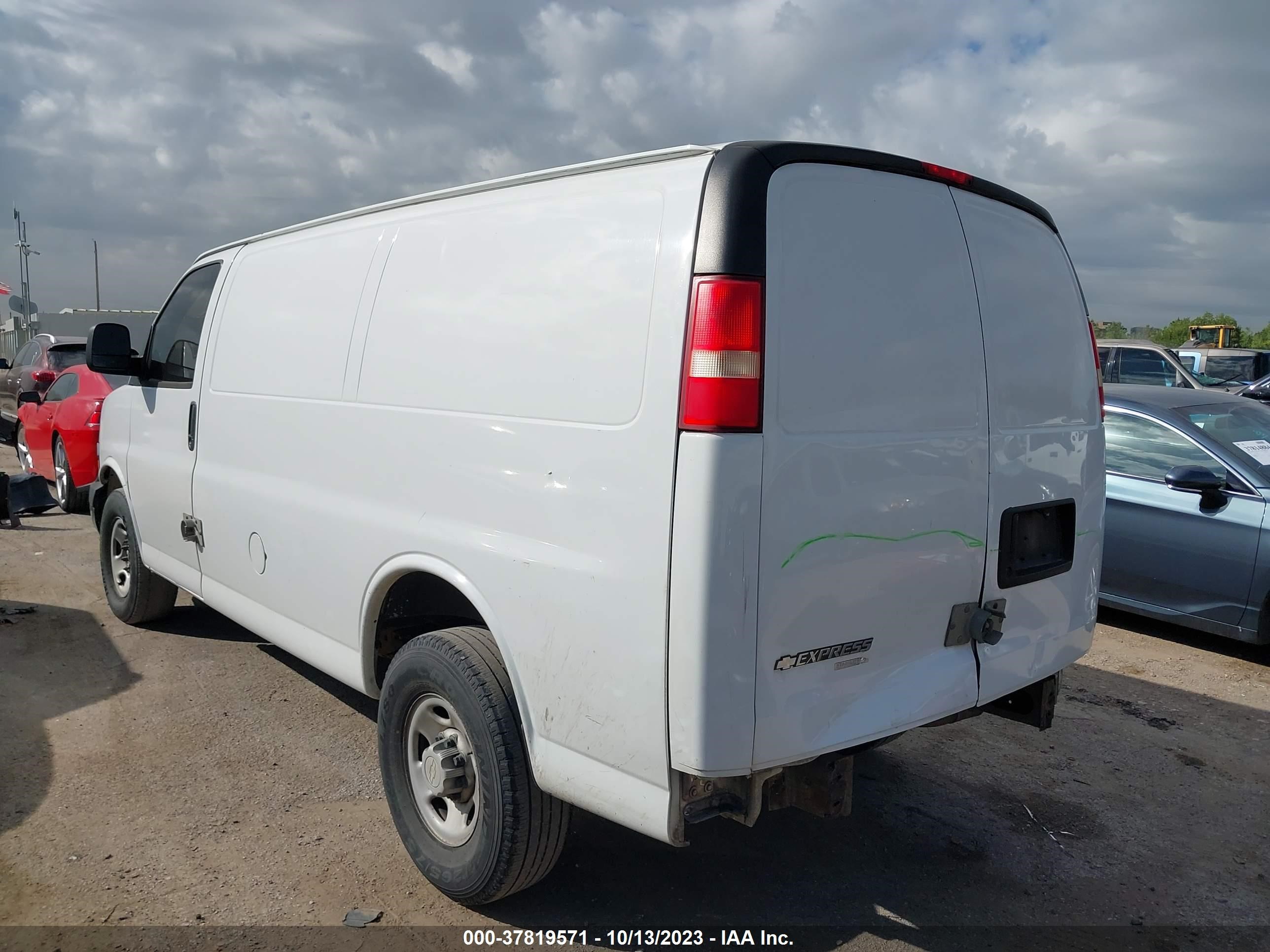 Photo 2 VIN: 1GCWGFCA7C1151719 - CHEVROLET EXPRESS 