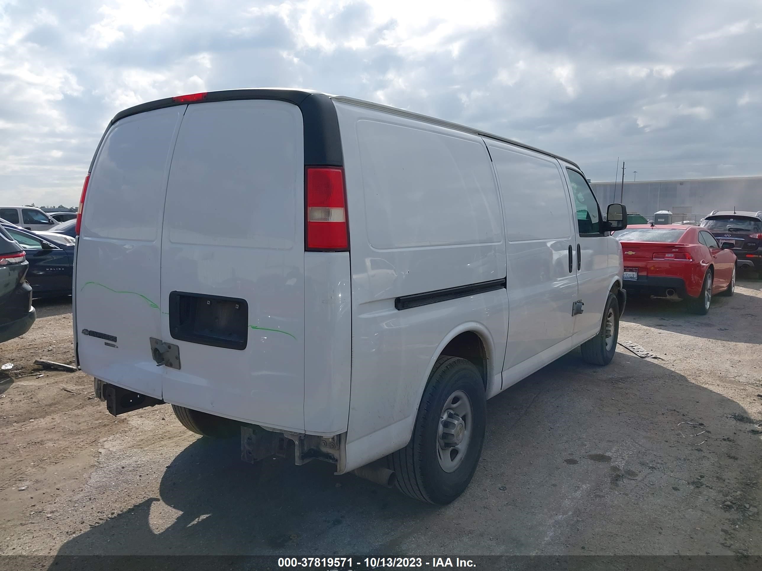 Photo 3 VIN: 1GCWGFCA7C1151719 - CHEVROLET EXPRESS 